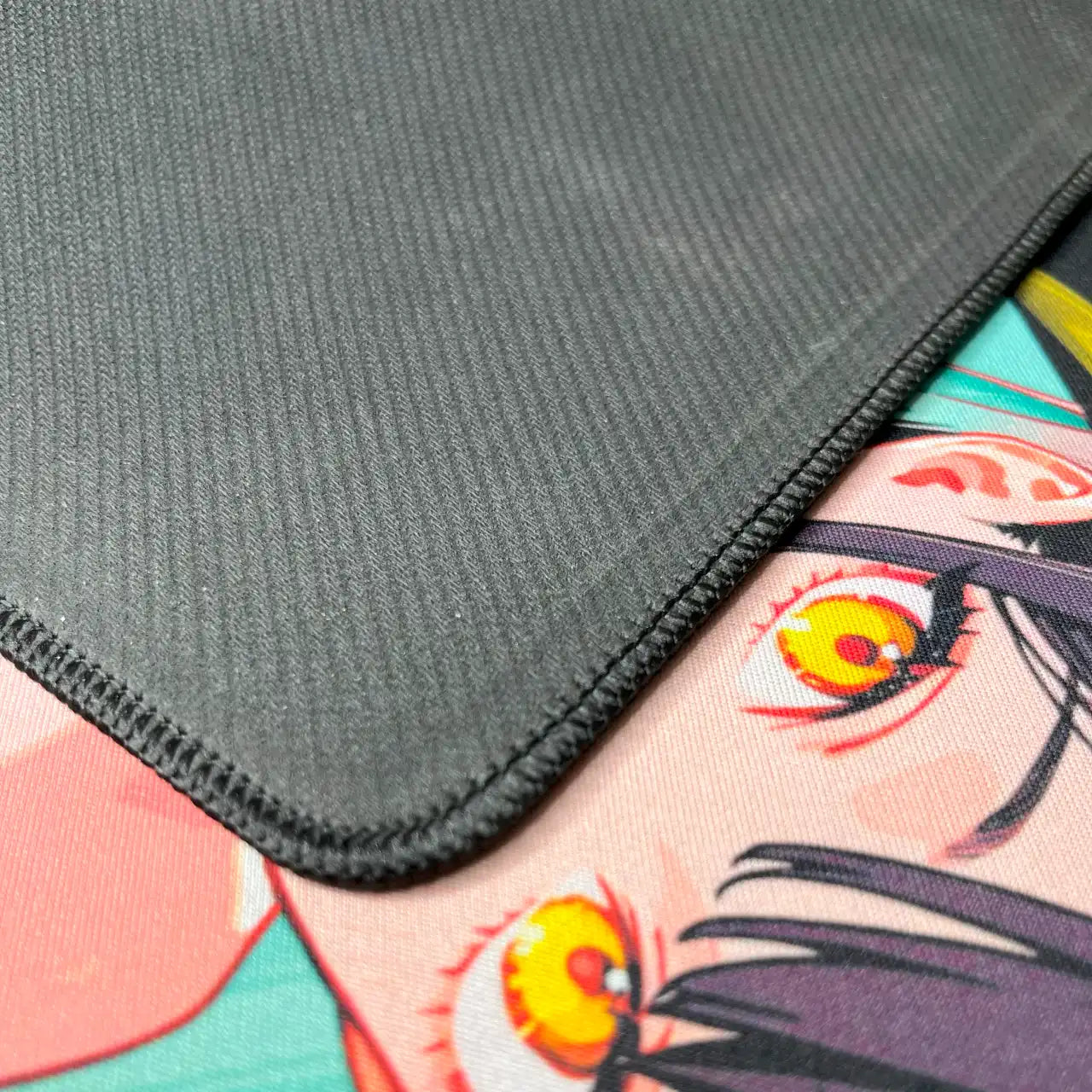 Alfombrilla de escritorio para juegos KiraRem Electric Pink - Edición Premium